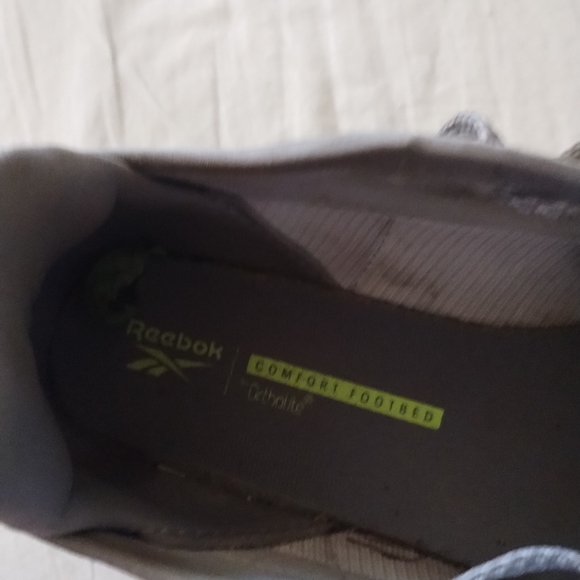 Reebok Zig Dynamica Women's Sneakers in Subtle Purple-Gray - Size US 11 (Pre-Own - Picture 2 of 3